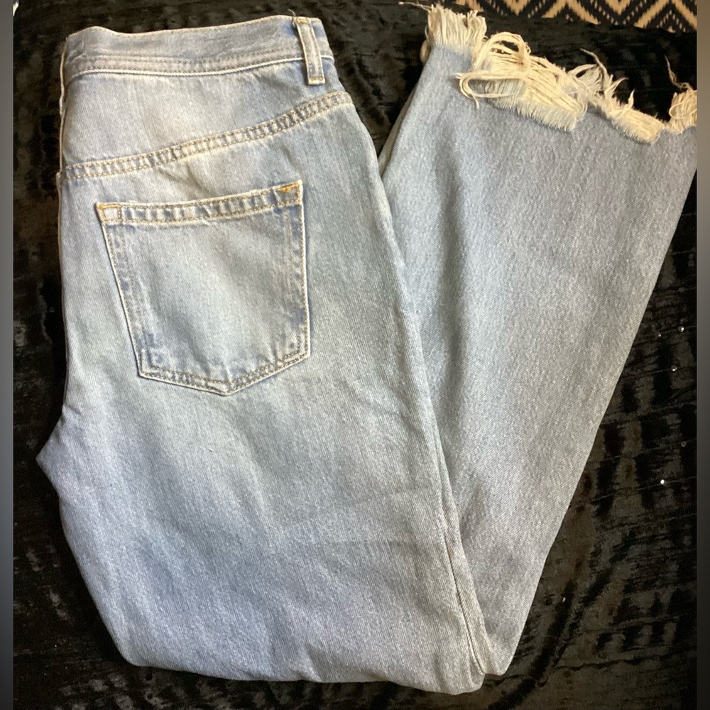 NWOT We The Free Faded Blue Cropped Distressed Jeans 27